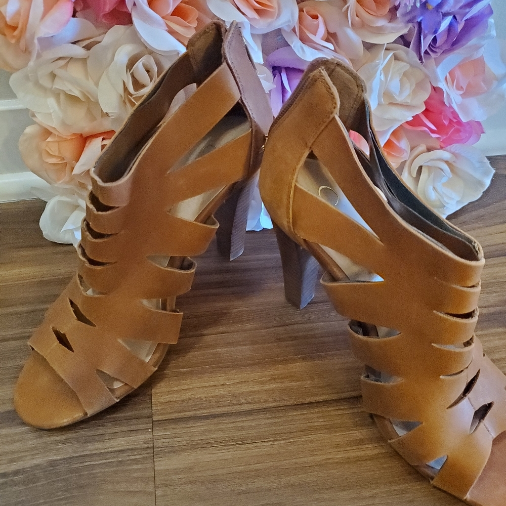 JESSICA SIMPSON HEELS